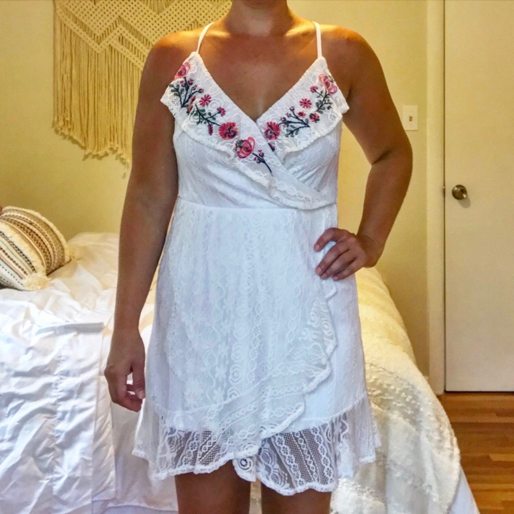 Lace white dress